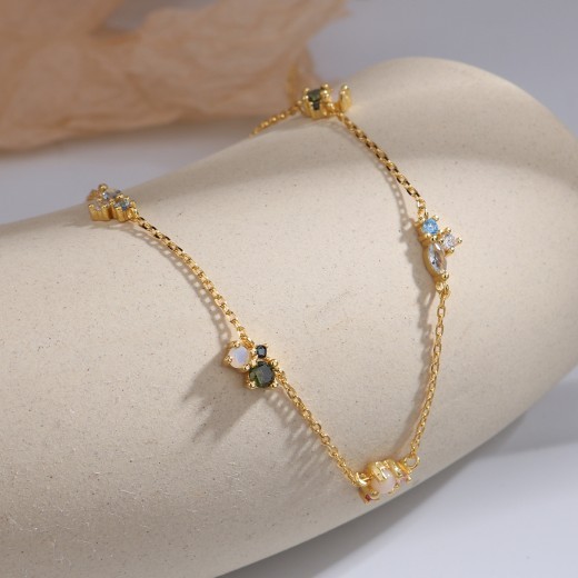 Looking for the perfect Christmas gift for your girlfriend? The Ins Wind 925 Silver PDPaola Necklace is a timeless and elegant choice, crafted from high-quality sterling silver. A perfect way to show your love and appreciation.