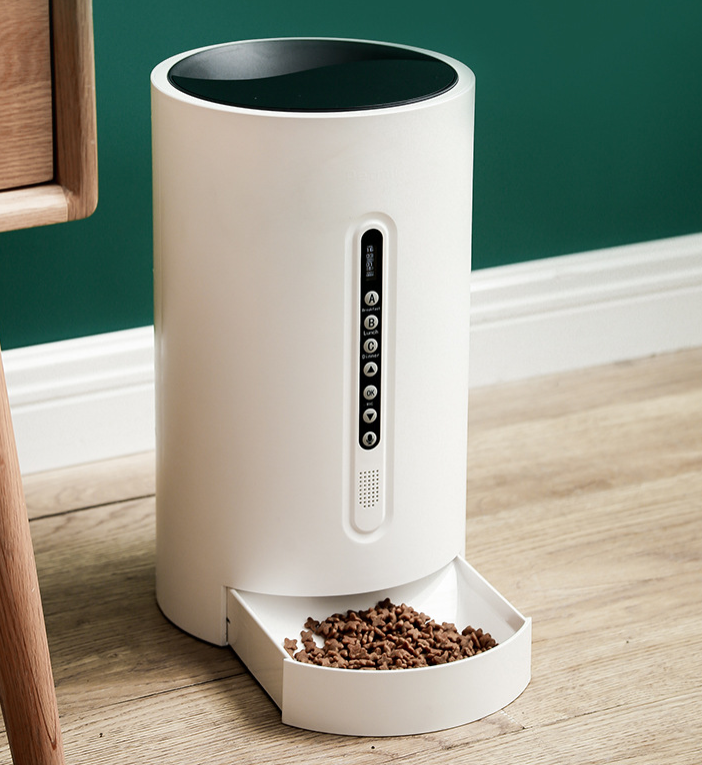 Shop the Pet Smart Feeder with timing function – a hassle-free, automatic pet feeder perfect for busy pet owners in New Zealand. Ensure your pets are fed on time, every time!
