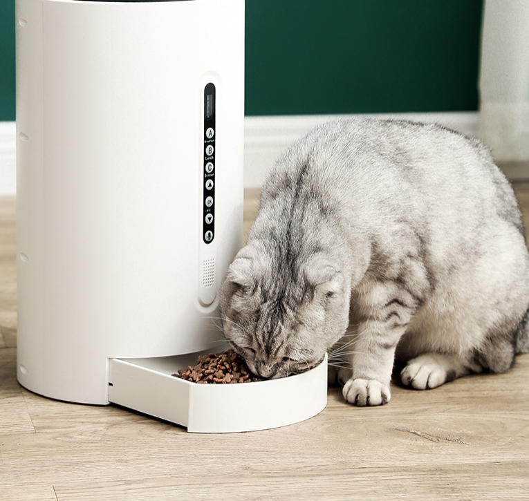 Shop the Pet Smart Feeder with timing function – a hassle-free, automatic pet feeder perfect for busy pet owners in New Zealand. Ensure your pets are fed on time, every time!