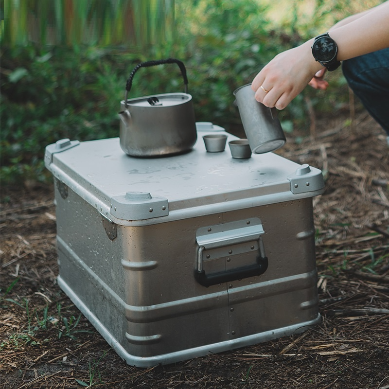 Keep your camping gear organized and secure with the Outdoor Aluminum Alloy Storage Box. Durable, lightweight, and portable, it’s the ideal solution for wild camping, vehicle-mounted storage, and outdoor adventures.