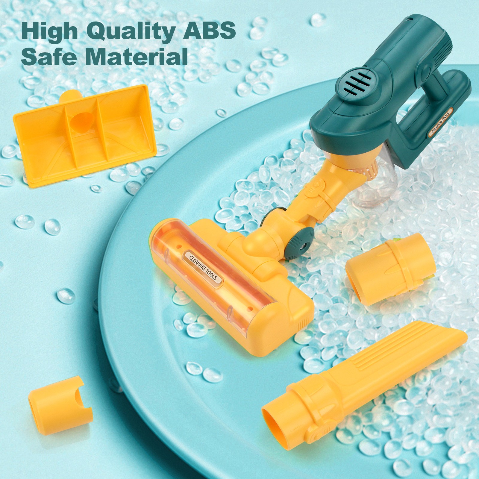 Los niños juegan a la casa, limpian los juguetes de la aspiradora