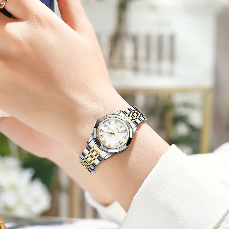 Reloj retro de lujo ligero de moda