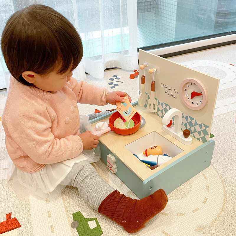 Mini juego de cocina de madera para regalar en el Día del Niño