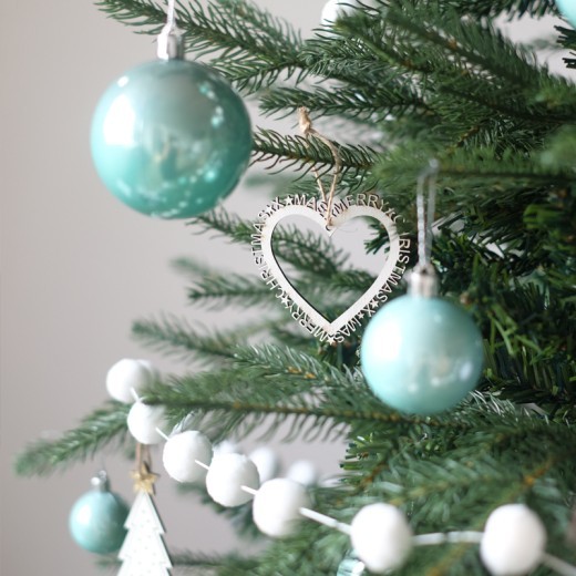 Bolas navideñas de color champán dorado perlado para decorar el árbol de Navidad.