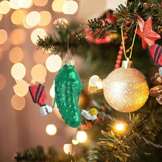 Interesantes adornos navideños de resina de pepino