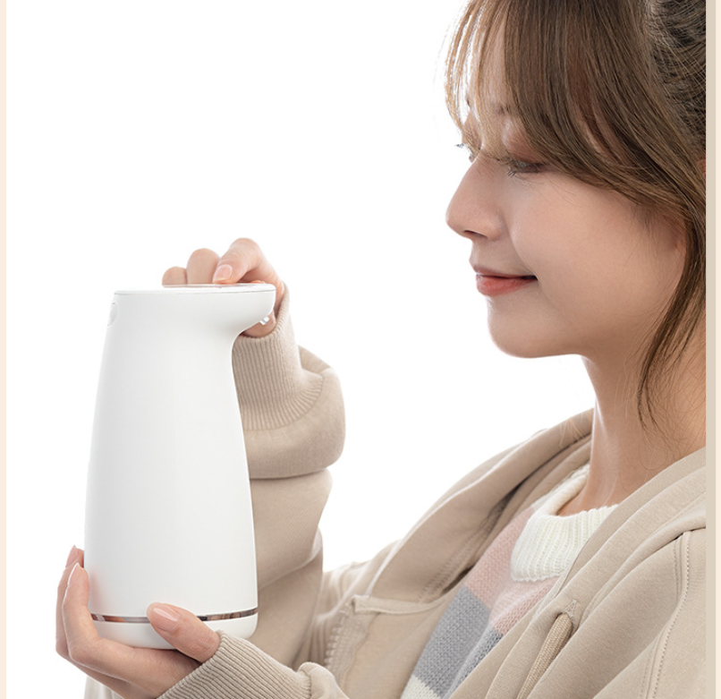 La nueva caricatura de gato Claw lava el escritorio móvil