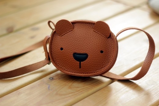 Bolso bandolera con cien accesorios a juego para niños y niñas
