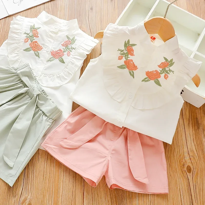 Traje de dos piezas sin mangas con pantalones cortos de moda para niñas