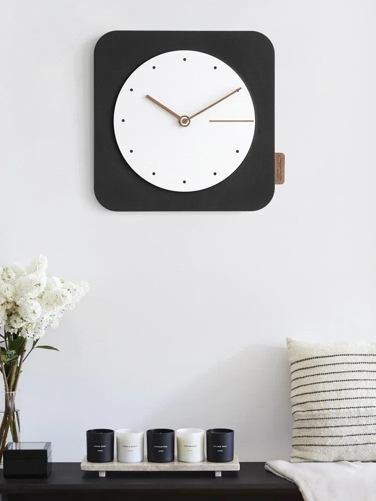 Reloj de pared cuadrado ligero de estilo lujoso