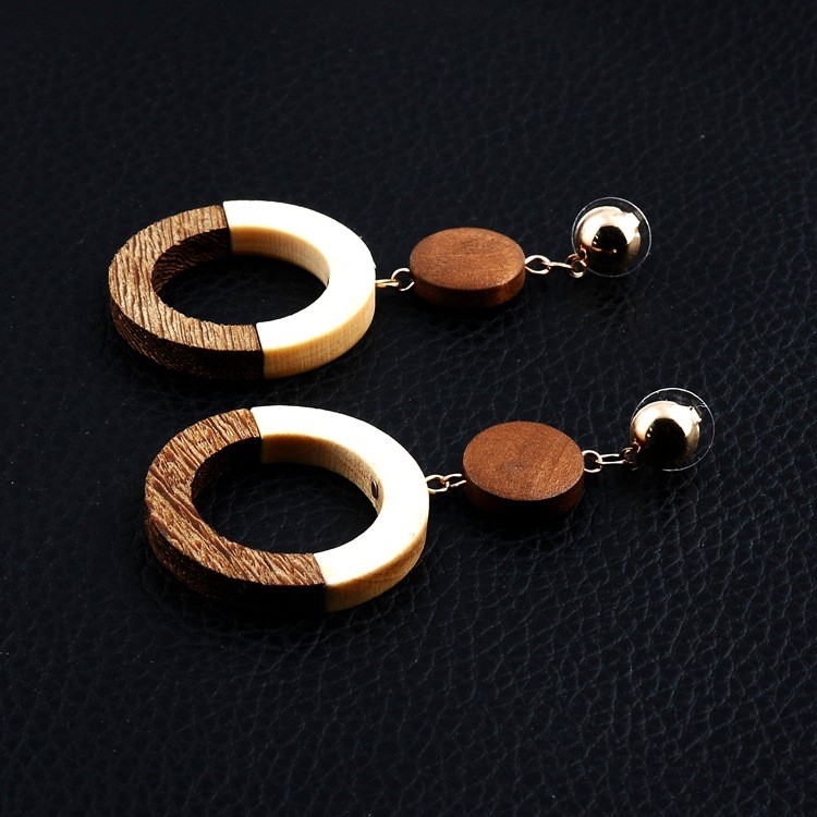 Pendientes de madera vintage