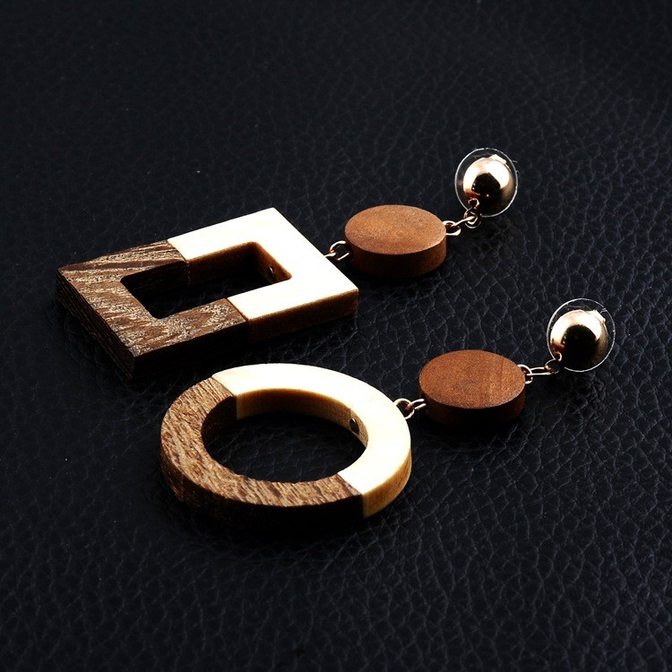Pendientes de madera vintage