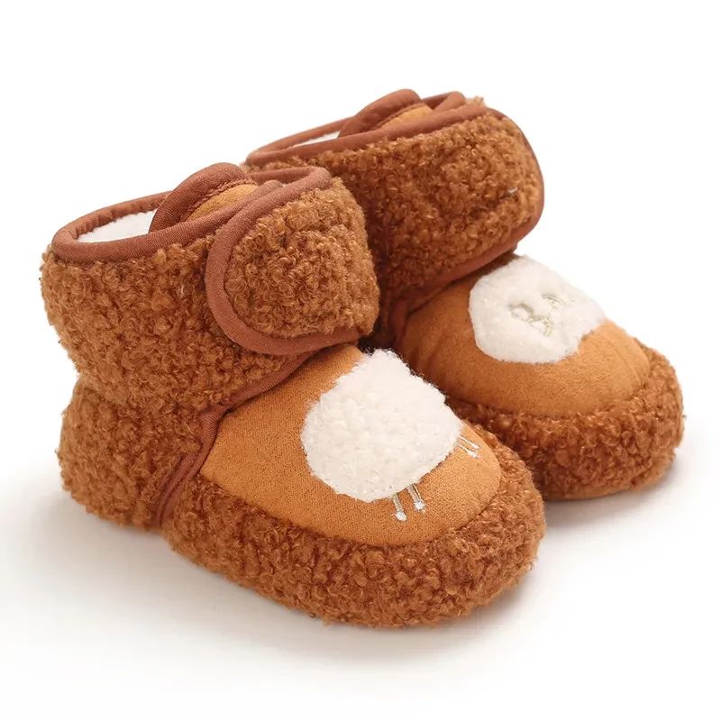 Además de zapatos de polar, zapatos para niños pequeños, botas de nieve.