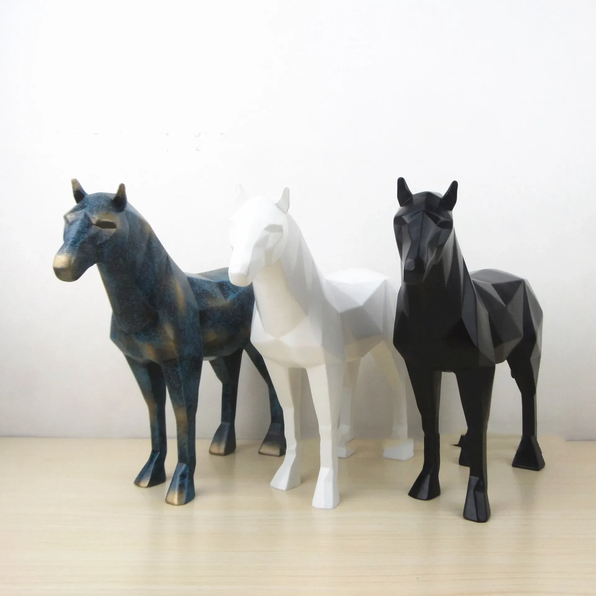 Adornos geométricos de caballos, accesorios sencillos para el hogar.
