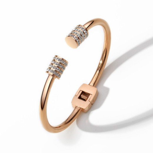 Pulsera cilíndrica de arcilla de cerámica