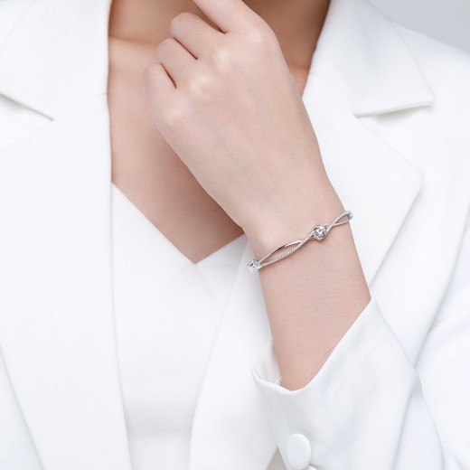 Pulsera de plata con corazón cruzado de doble capa para mujer