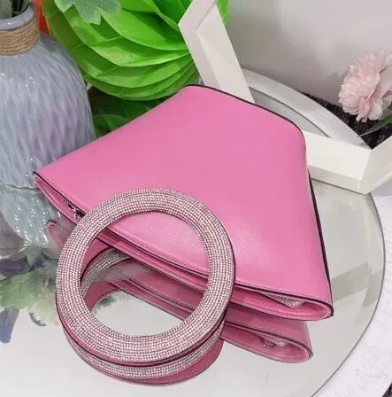 Cesta portátil con asa redonda de diamante