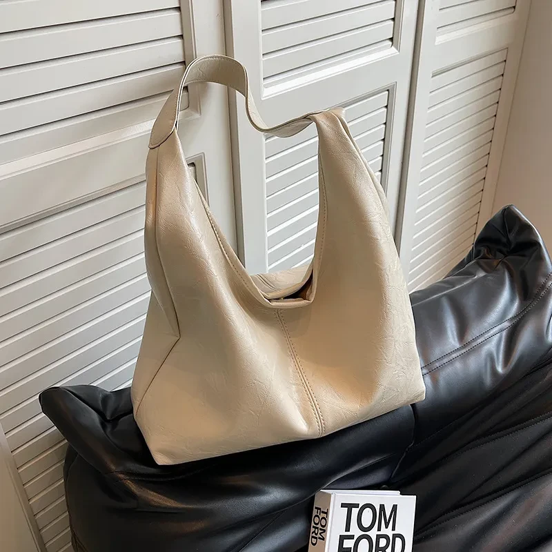 Bolso de hombro informal de cuero suave de gran capacidad