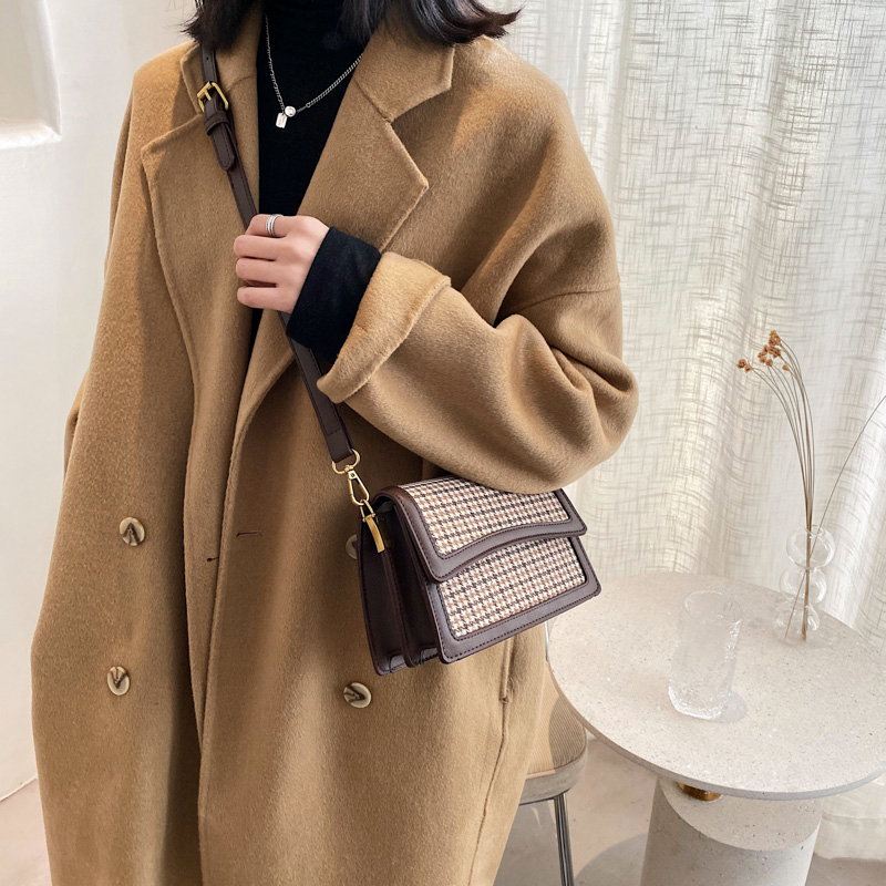 Bolso bandolera tipo mensajero para mujer