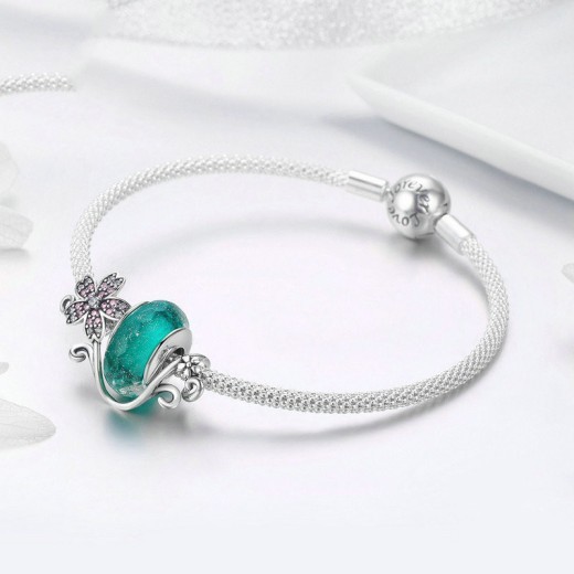Pulseras de plata de ley con dijes de margaritas y cuentas de vidrio verde
