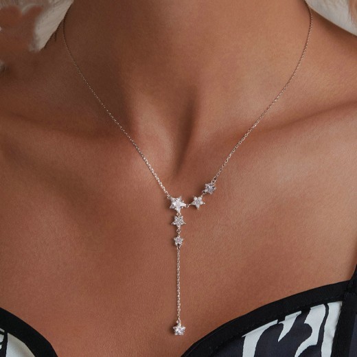 Collar con borla de pentagrama en plata de ley bañada en oro blanco