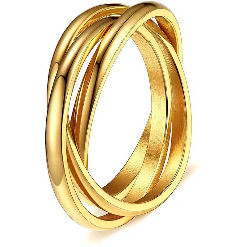 Anillo de pareja entrelazado de tres anillos apilados de acero inoxidable chapado en oro para mujer.