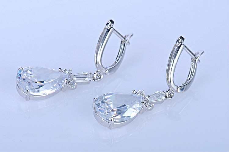 Pendientes de moda para damas