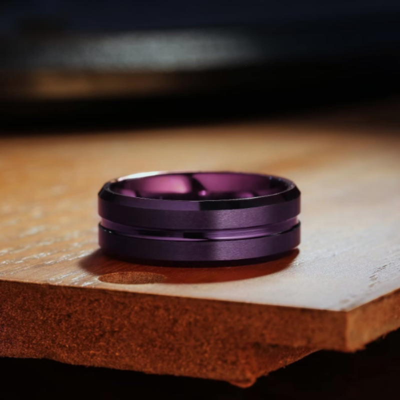 Anillo de acero inoxidable con borde biselado, nuevo, clásico y moderno, color morado.