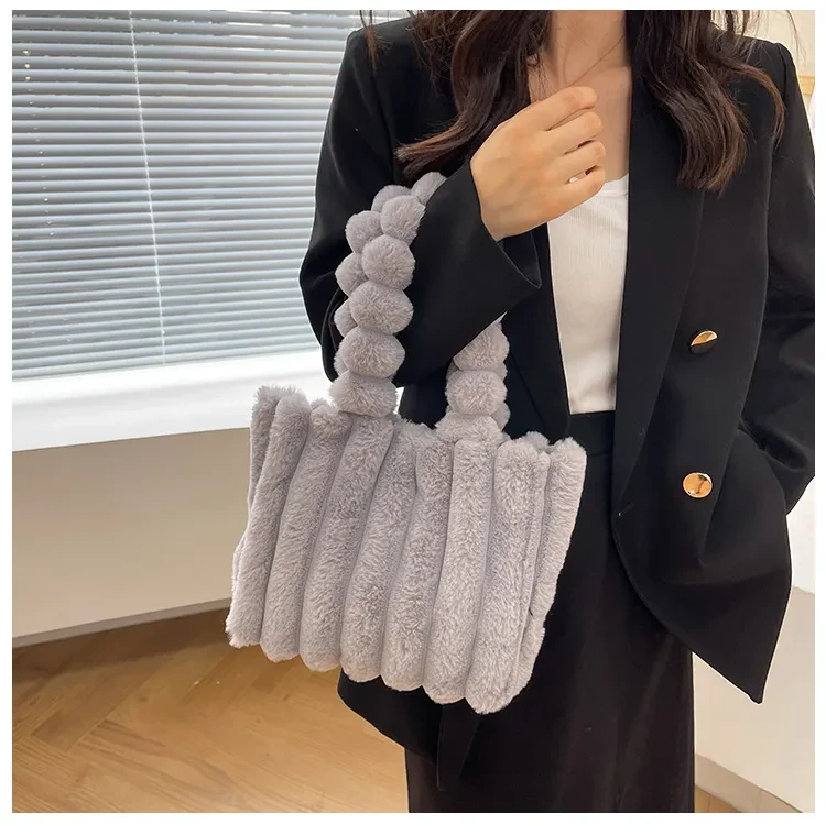 Bolso de felpa portátil de gran capacidad y un solo hombro para mujer