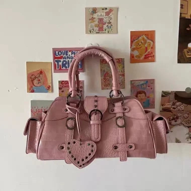 Bolso bandolera de mano con remaches cuadrados