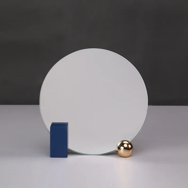 Espejo de maquillaje de hierro de estilo lujoso y ligero, modelo para el hogar, decoración suave para la habitación.