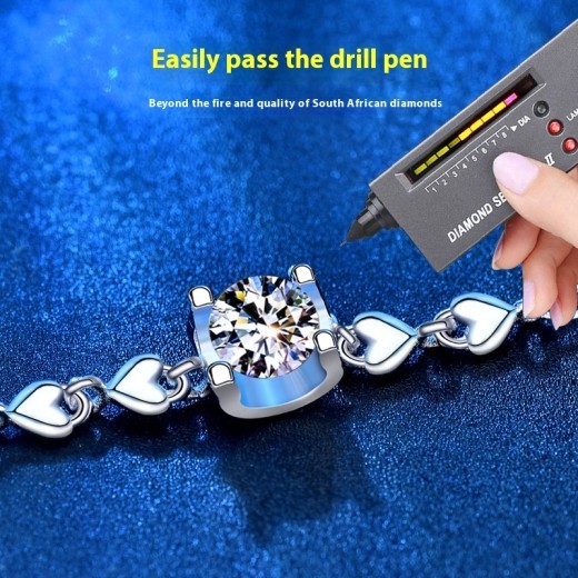 Pulsera de plata de ley 925 para mujer con incrustaciones de cabeza de vaca y corazones