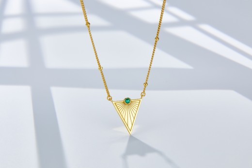 Collar con colgante sencillo de nicho en oro galvanizado de 18 quilates para mujer