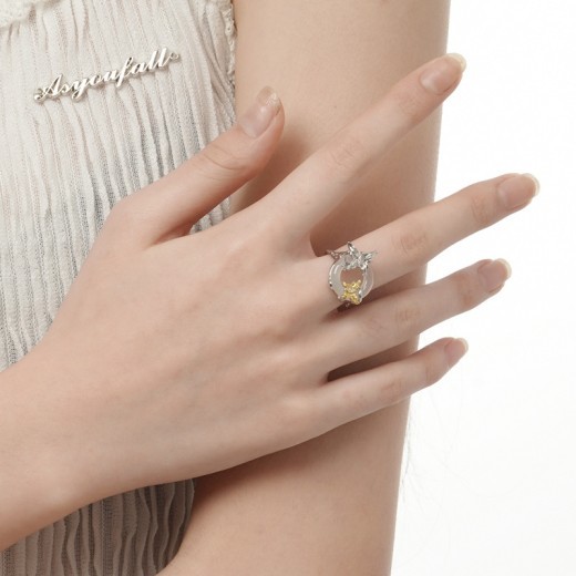 Anillo de mariposa de plata de ley con nicho de color a juego con apertura para mujer