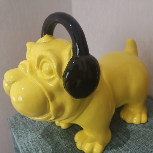Adornos artesanales para el escritorio de la computadora en casa