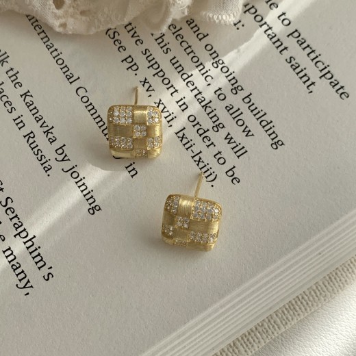 Pendientes de plata de ley con incrustaciones finas de cuadrados geométricos para mujer