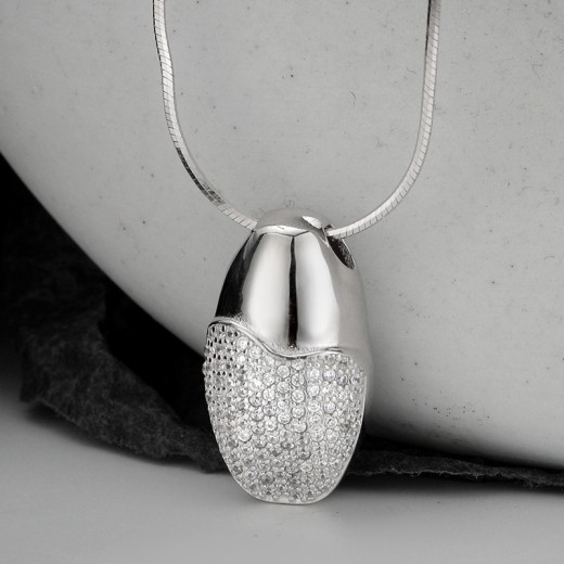 Collar sencillo de plata de ley con diamantes incrustados para mujer
