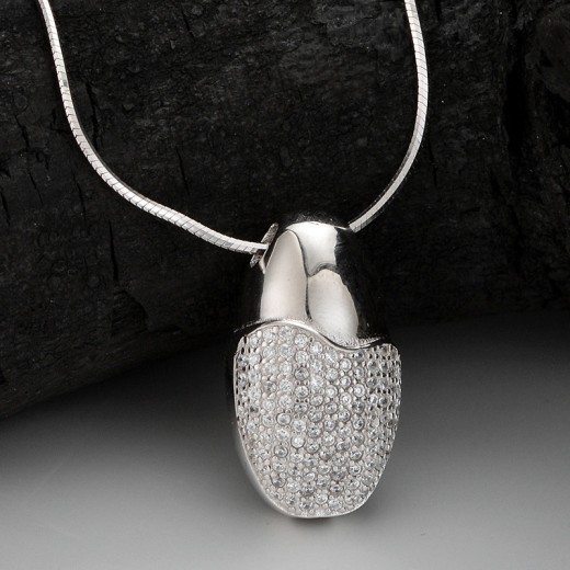 Collar sencillo de plata de ley con diamantes incrustados para mujer