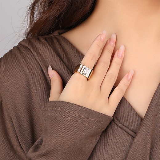 Anillo de plata de ley con circonita cuadrada abierta para mujer