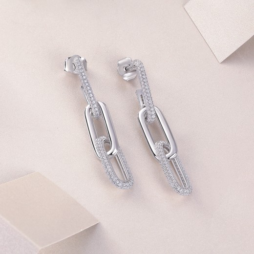 Pendientes geométricos de plata de moda con moissanita