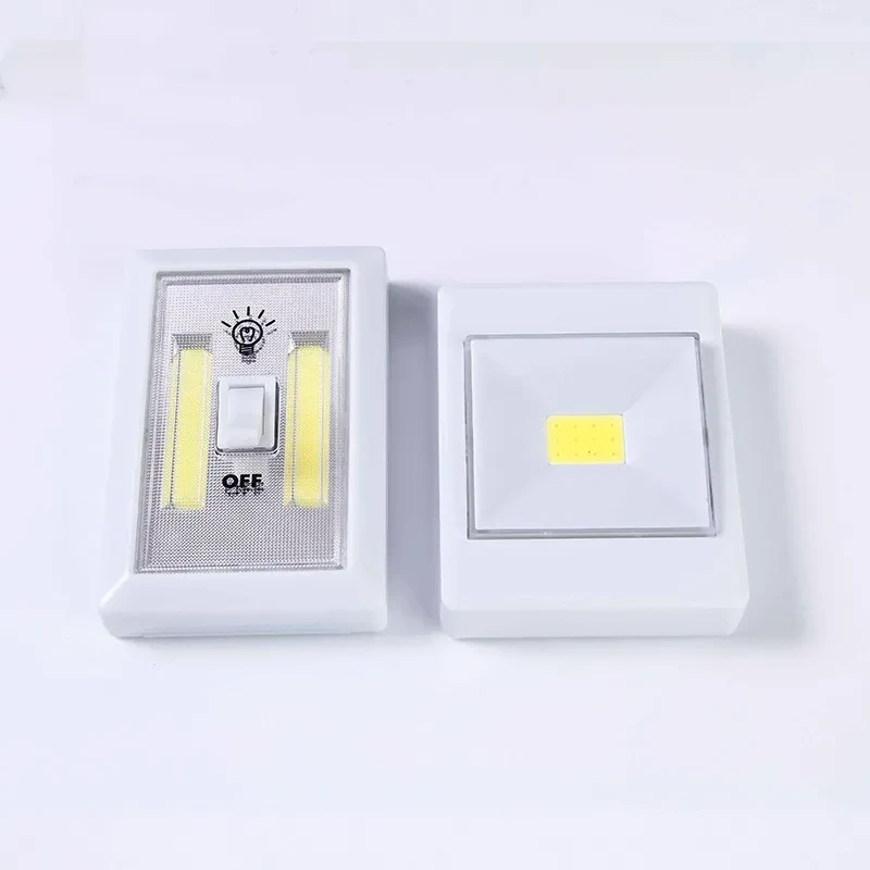 Lámpara de noche pequeña de pared