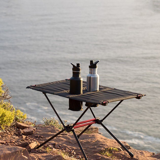 Mesa pequeña portátil de aleación de aluminio para acampar al aire libre con té silvestre