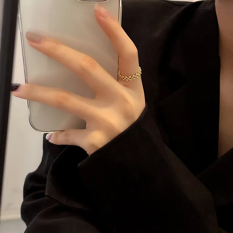 Anillo de pareja con temperamento y personalidad femenina
