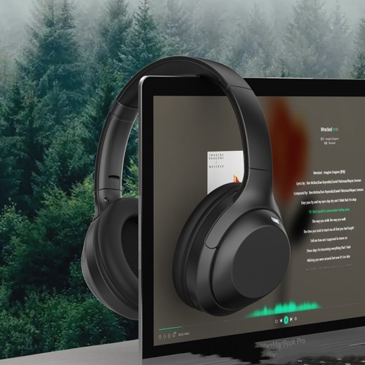 Auriculares Bluetooth con micrófono y cancelación de ruido.