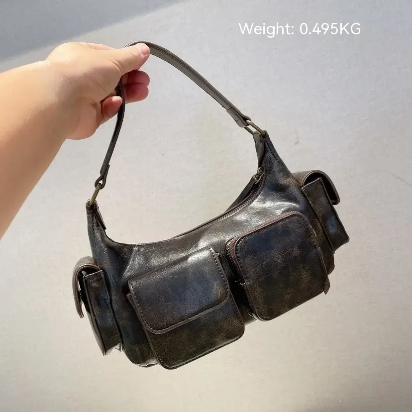 Bolso tote sencillo de un solo hombro bajo el brazo
