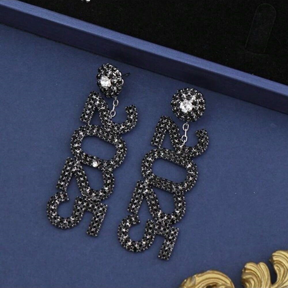 Pendientes colgantes de lujo con diamantes de imitación y número del año 2025