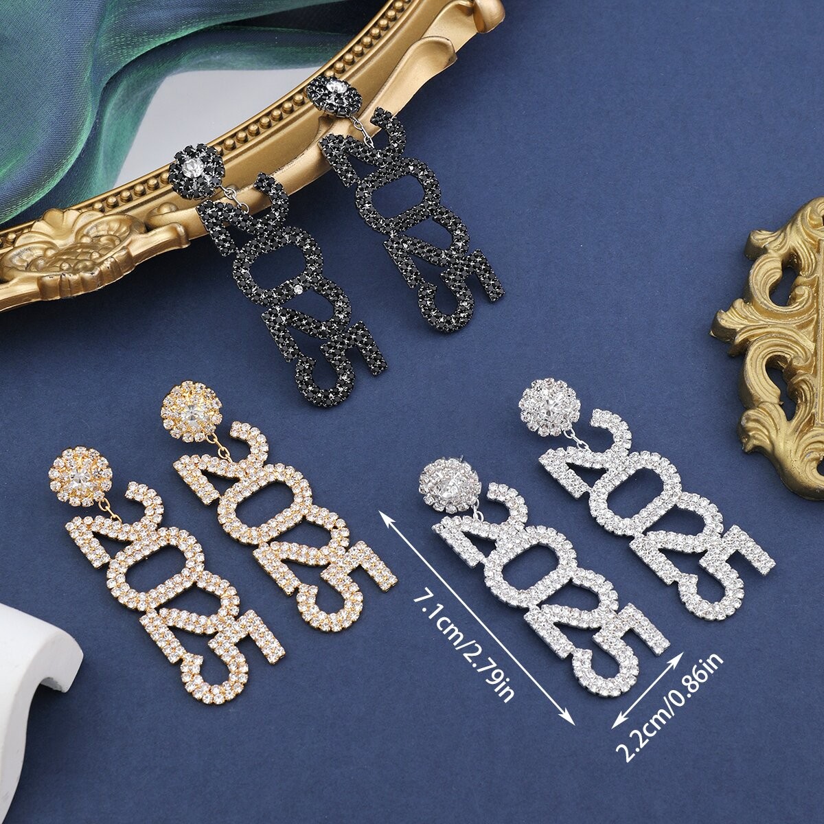 Pendientes colgantes de lujo con diamantes de imitación y número del año 2025