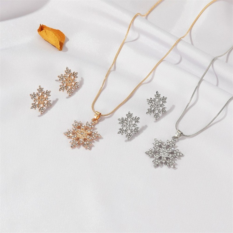 Collar de copo de nieve de circón