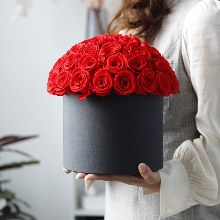 Caja de flores con forma de cubo y rosas para San Valentín, regalo creativo de Navidad.