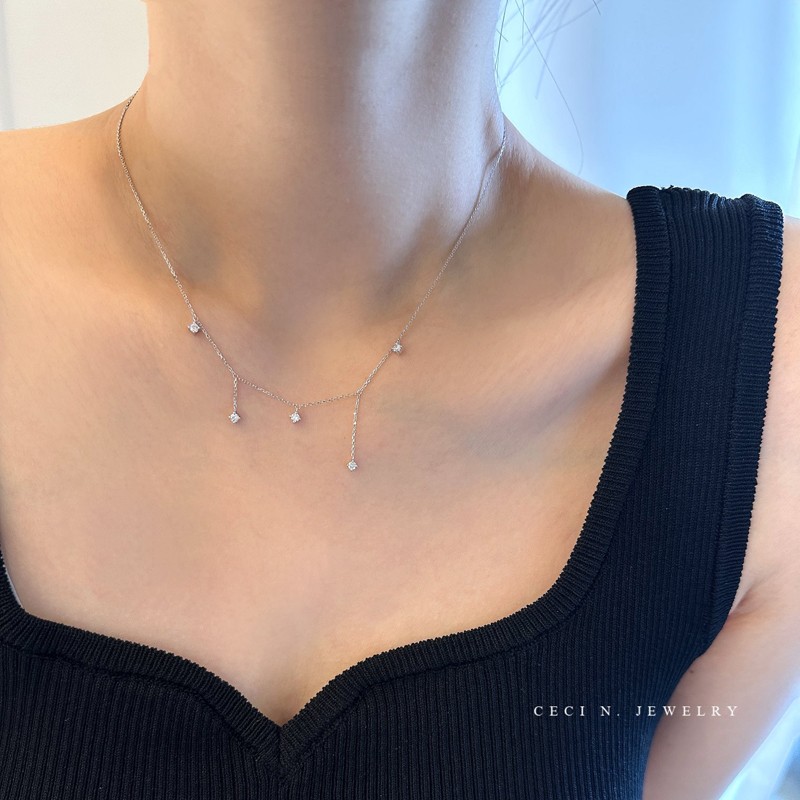 Collar con dijes de estrella de circonita en plata de ley 925