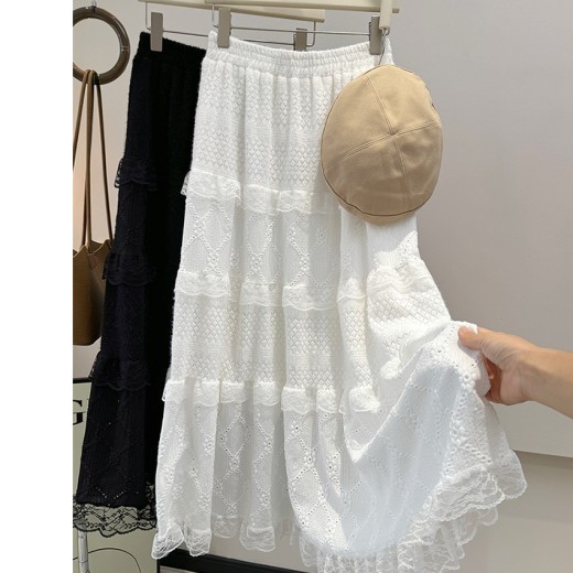 Vestido de encaje con costuras a juego y encaje calado